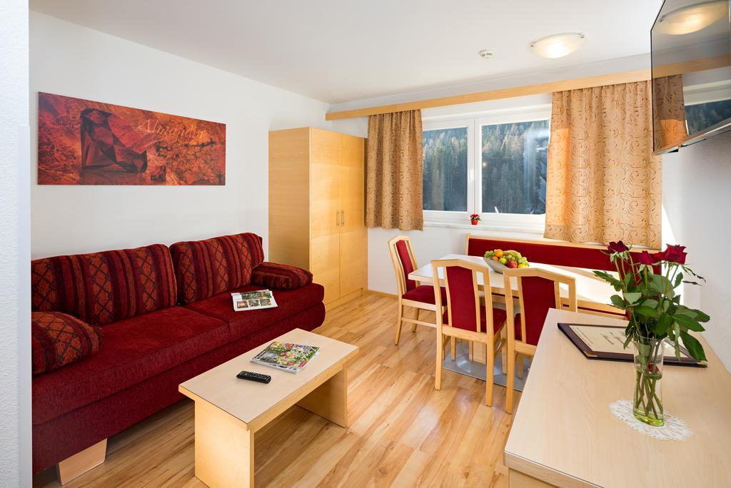 Aparthotel Alpendiamant Serfaus Wachter Gmbh المظهر الخارجي الصورة